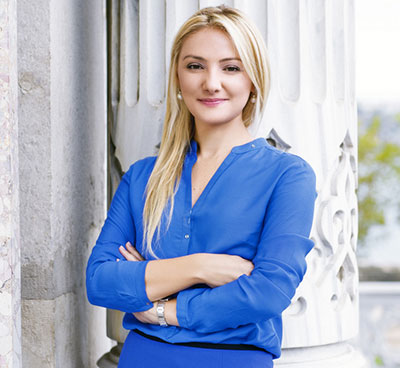 burcu akdari toprak2