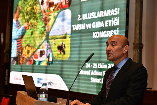 İzmir Büyükşehir Belediye Başkanı Tunç Soyer.